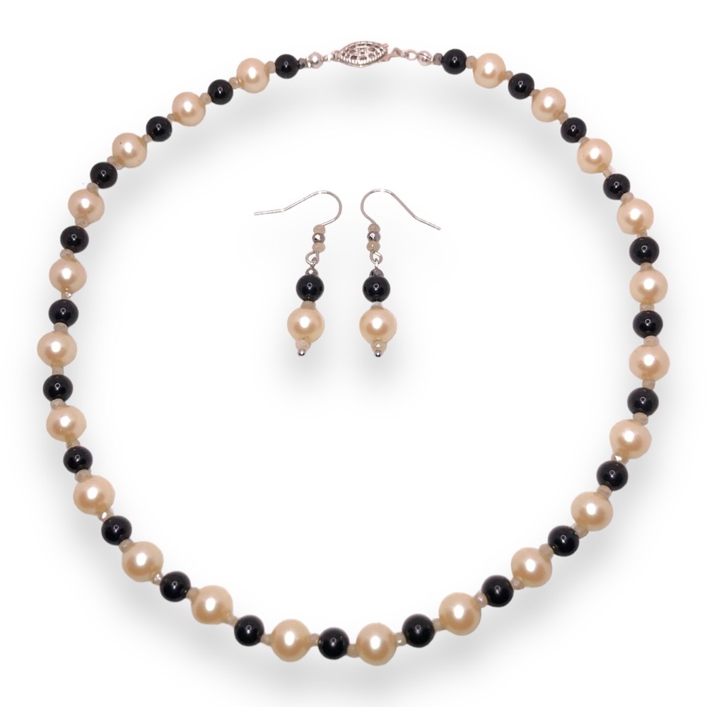 Handmade Vintage faux Pearl and black onyx choker and earrings set
